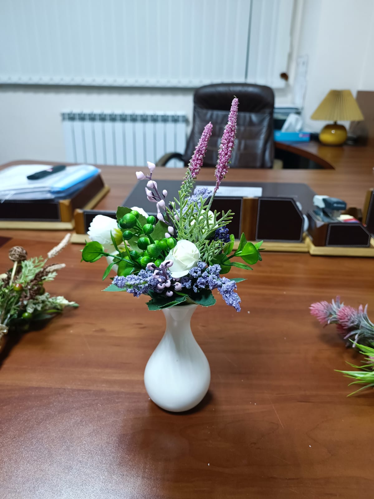маленький букет весны для столика в кафе